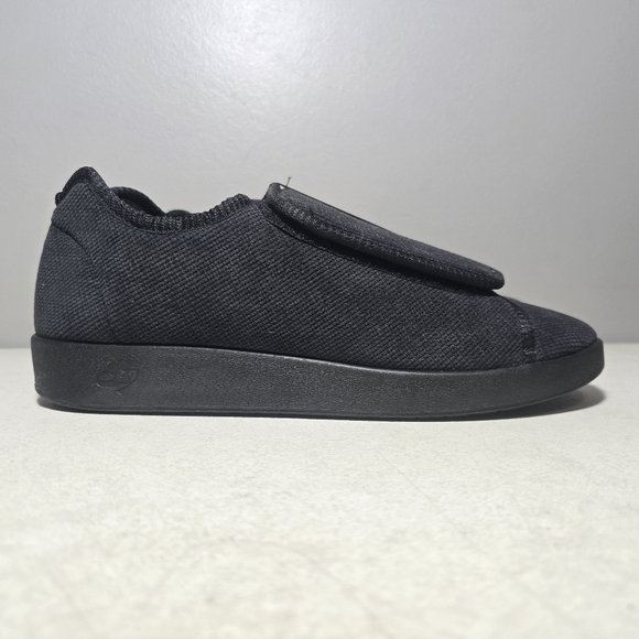 NEW Silverts Adaptive Slippers Diabetic Easy On Black Adjustable Womens 11 Men 9 - Picture 3 of 14